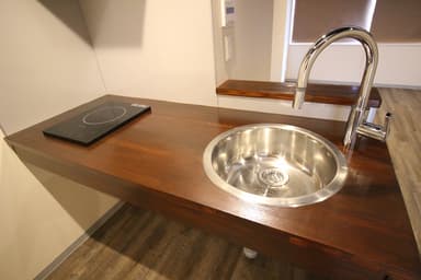 キッチン(シャワー付水栓、IH備え付)