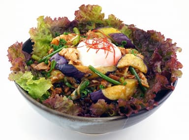 「足利義輝の濃厚肉味噌炒め丼」