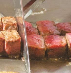 牛フィレ肉のサイコロステーキ　トリュフソース
