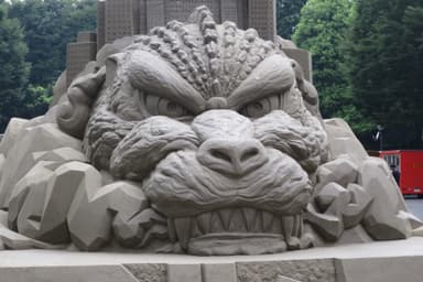 ゴジラ砂像1