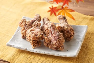 熟成鶏の手羽元唐揚げ 柚子風味 1本160円（税抜）