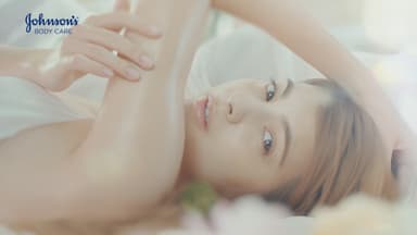TVCM「ジョンソン(R)ボディケア リッチ スパ(TM)」篇より-2