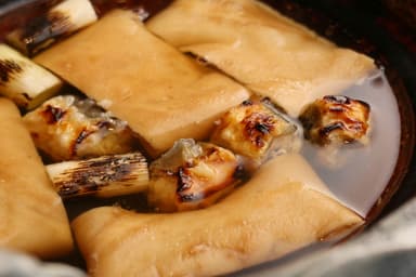名物活う鍋