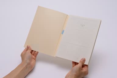 印刷済み完成品セットを製本カバーにはさみ製本します。【カスタムダイアリー＜印刷済み完成品セット＞】