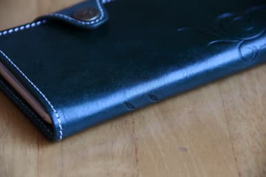 ボリュームボタン位置を示すリーフ型押し印