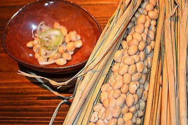 自家製「藁苞納豆」(毎朝無料提供)