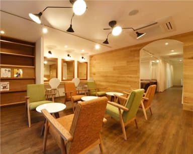 【1号店梅ヶ丘店】開放的な路面店