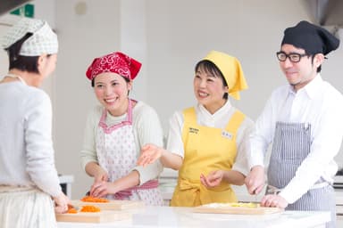 「ベターホームのお料理教室」実習風景イメージ2