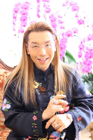 假屋崎省吾