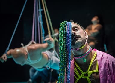 Bunny by ダニエル・コックとルーク・ジョージ