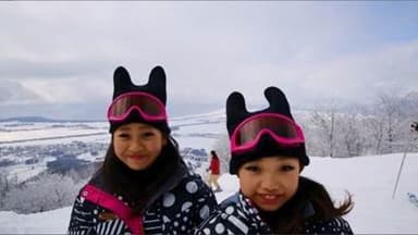 ダンスユニット【 プリンセス】　※左より みゆ      小学5年生　/ つくし   　小学3年生