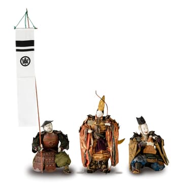 神功皇后（中央）、武内宿禰（右）、従者（左）（御香宮神社蔵）