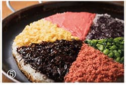香ばしく仕上げた、六色 おこげご飯（写真5）