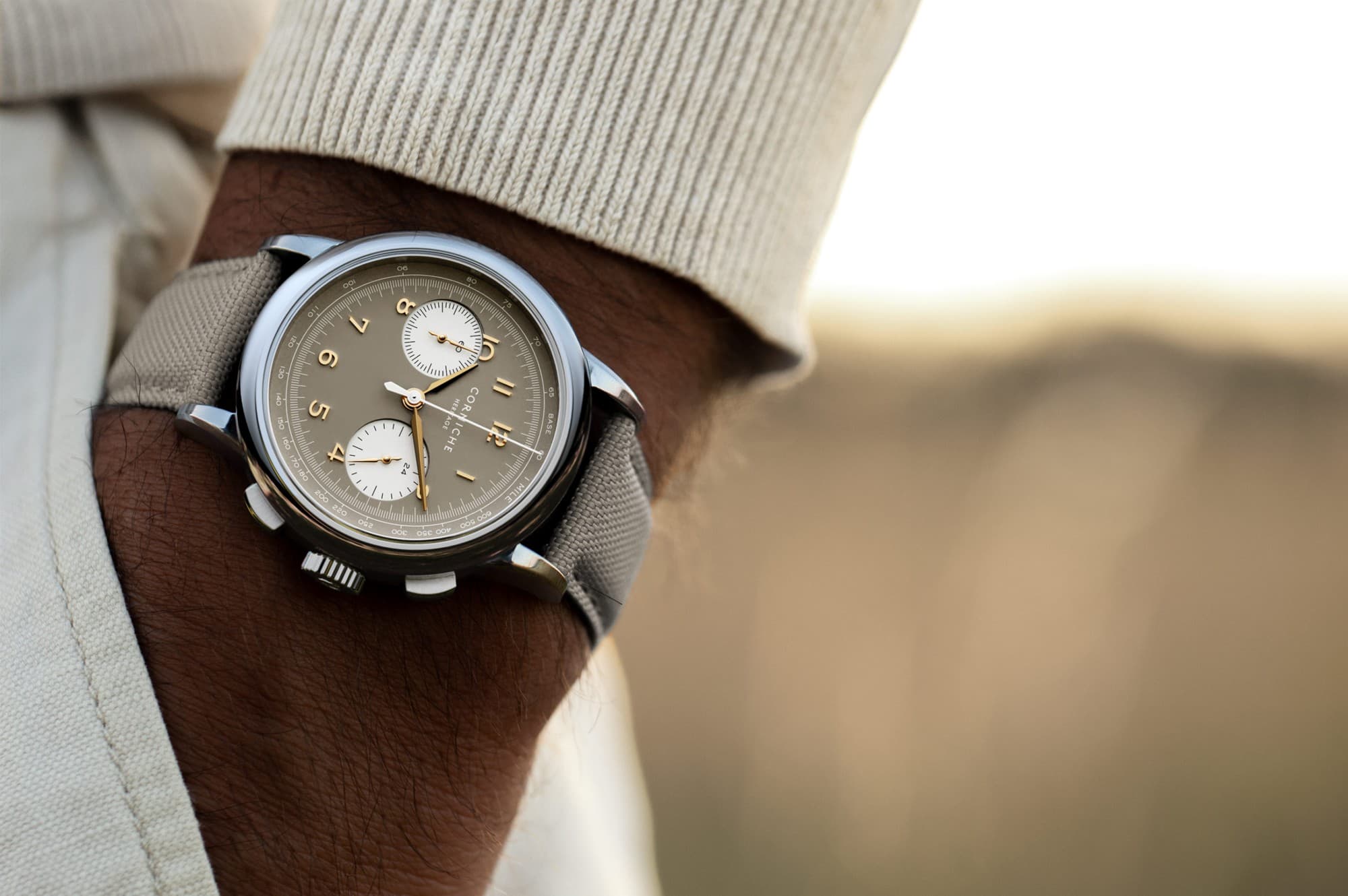 スウェーデン発のウォッチブランド「CORNICHE」 - 新作腕時計 サンドベージュで描く上品なミリタリークロノグラフ 『Sand MilitaireII』 発売