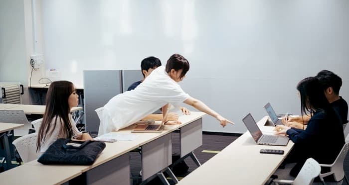 近畿大学経営学部と株式会社ビーエス-コスメの共同企画 低価格で成分にこだわったスキンケアセットを大学祭で限定販売