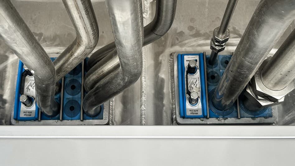 漁業取締船の仕様に指定された Roxtec シールが登用されました