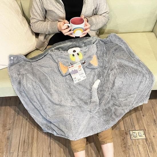 トムとジェリーのブランケット。フード付きで暖かい!掛けても巻いても存在感抜群、トムとジェリーに変身!
