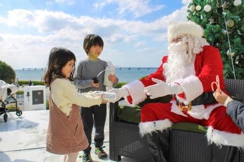 沖縄の “恋の聖地” 瀬長島でクリスマスイベント 「ウミカジクリスマス2025」開催