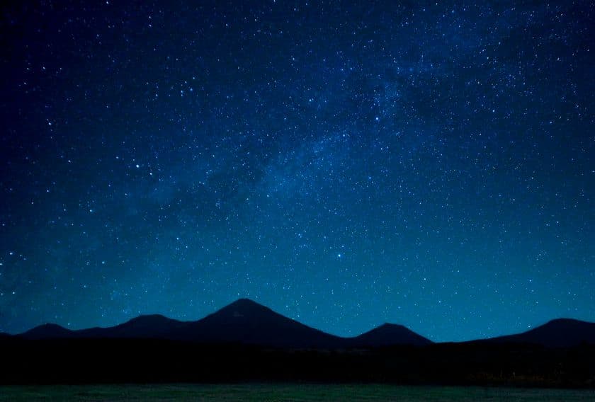 星野リゾート 奥入瀬渓流ホテル
1日1組限定 満天に輝く星を贈る
2人きりの星空観賞ツアー「星のフルコース」新登場
提供期間:2019年6月25日~7月5日、7月25日~8月4日、
8月24日~9月3日、9月23日~30日