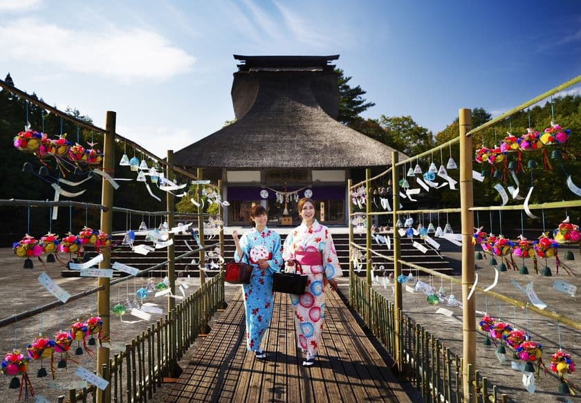 星野リゾート 青森屋
青森の工芸品を使用した風鈴が並ぶ「あおもり風鈴回廊」新登場
~風鈴の音で涼を感じる夏の公園散策~
期間:2019年6月1日~8月31日