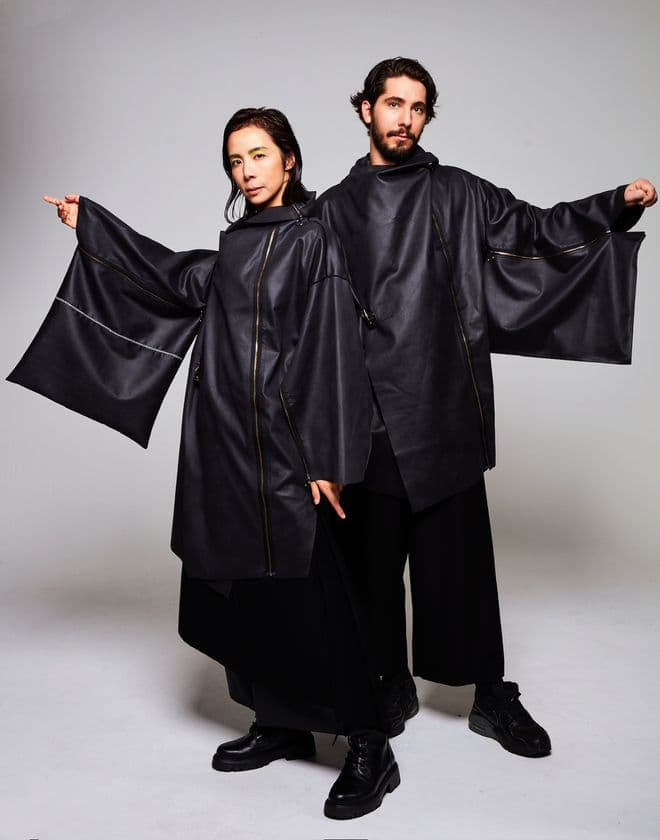 革新的なグローバル視点を持つアジアのデザイン賞DFA AWARD
ミハイルギニスアオヤマ「キモノ コートストール」が
世界的なデザイン賞「DFAアジアデザイン・アワード2025」を受賞