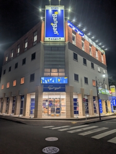 03SioGVbKZsNi5FkjLgL.jpg?w=940&h=940