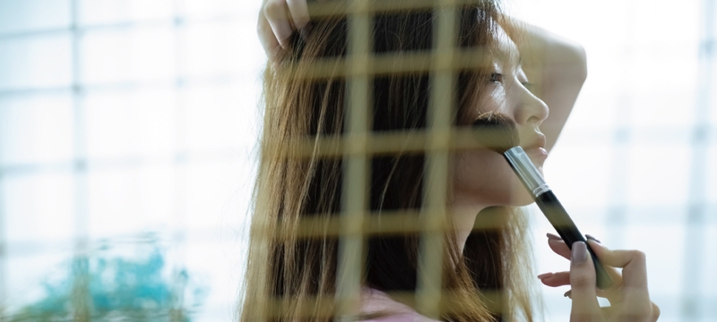 化粧はマナー?面倒でも、必要なのはなぜか。