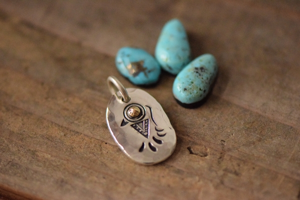 【新型コロナウイルス 終息祈念】アマビエ純銀(シルバー)チャーム発売 販売額の一部を寄付いたしました