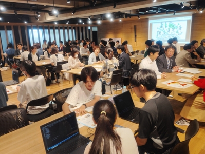 アイスブレイクでは5分×5回転でお互いのことを知るコミュニケーションタイムを実施。 