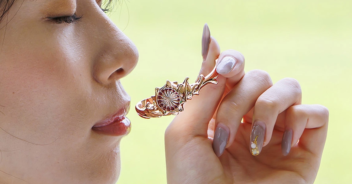 18金ピンクゴールドのバングル、メンズサイズ、レディースサイズ両方あり。