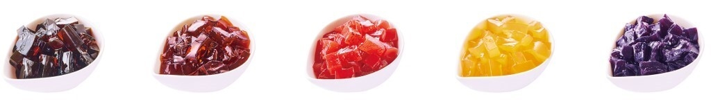 店内仕込みのジェリー(コーヒー、紅茶、ストロベリー、マンゴー、ブルーベリー)