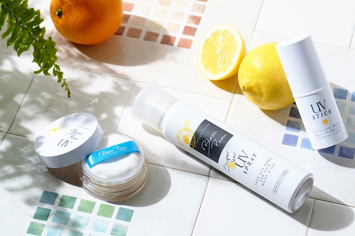 3種類のビタミンC誘導体*2&植物エキス*3配合のUVケア