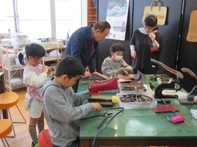 スマホショルダーを製作中！