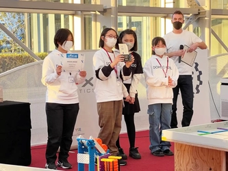 昭和女子大学附属昭和小学校・中学校の混成チーム「Laurels」 世界最大級のロボットコンペティション「VEXロボティクス」の日本代表チームに選出！