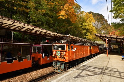 鐘釣駅ホーム