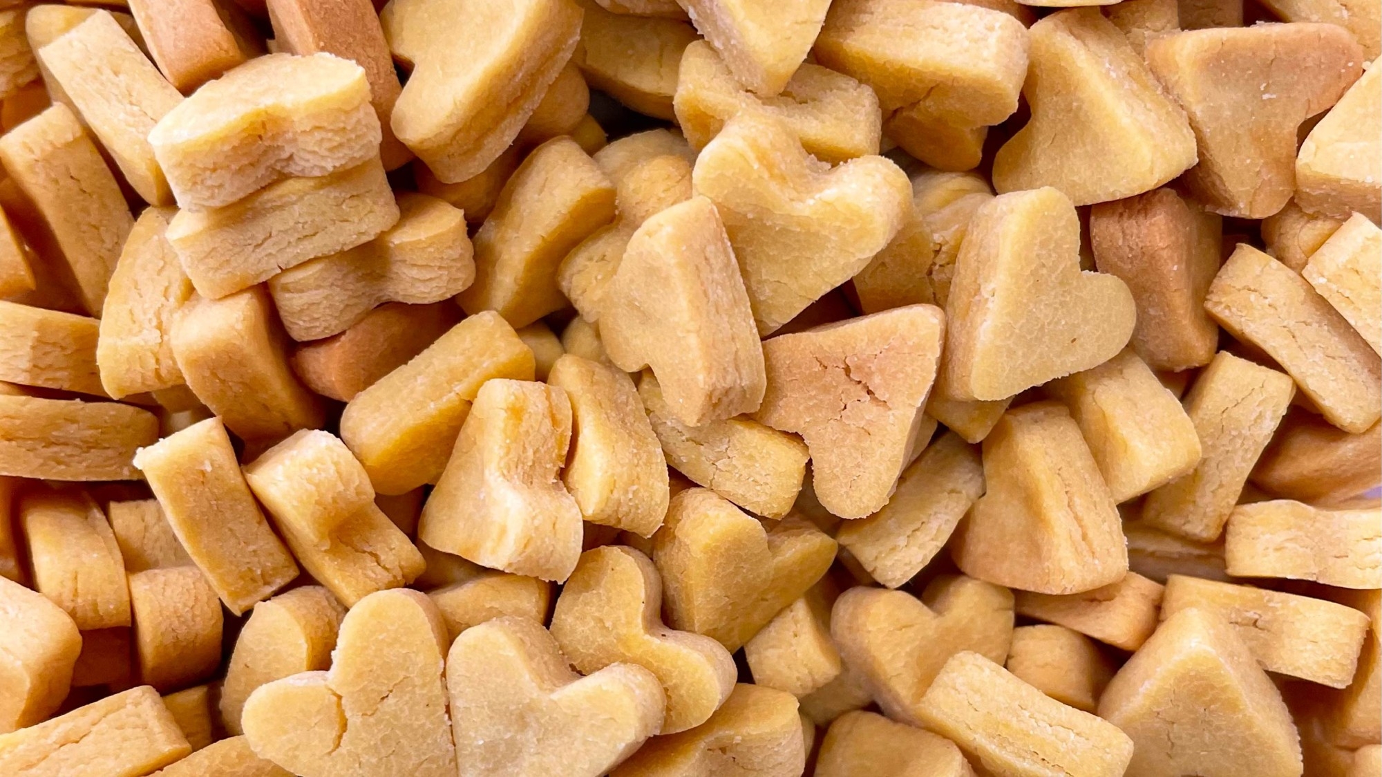 ひとつひとつに想いをこめた、手づくりハート型クッキー。