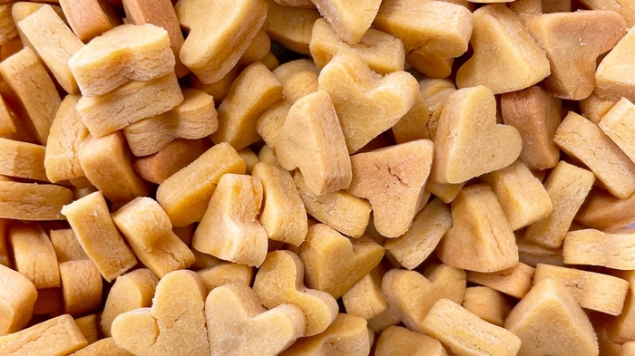 ひとつひとつに想いをこめた、手づくりハート型クッキー。