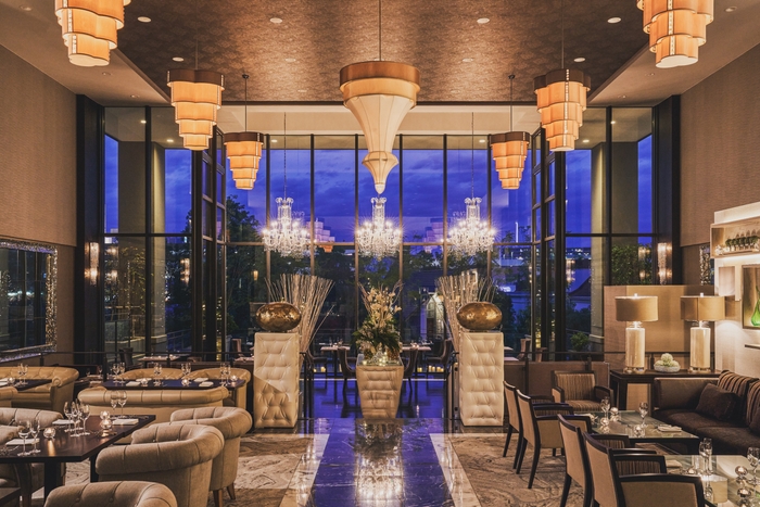 カフェ&レストラン 四季庭 夜の内観