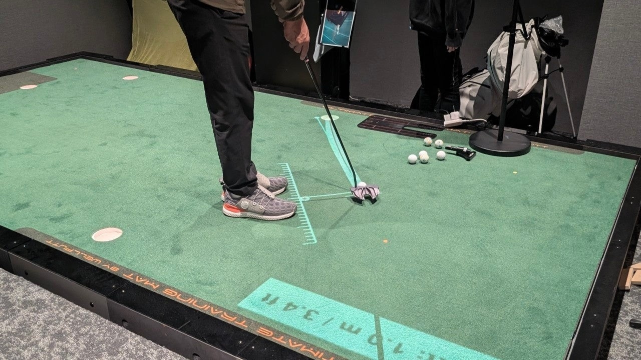 ボールに対し垂直にスタンスを取る