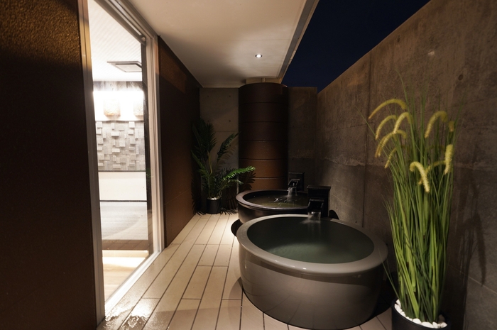 家族風呂「琥珀(こはく)の湯」 101号室 露天風呂