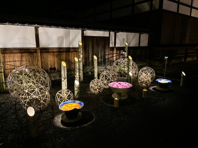 花手水と竹灯り