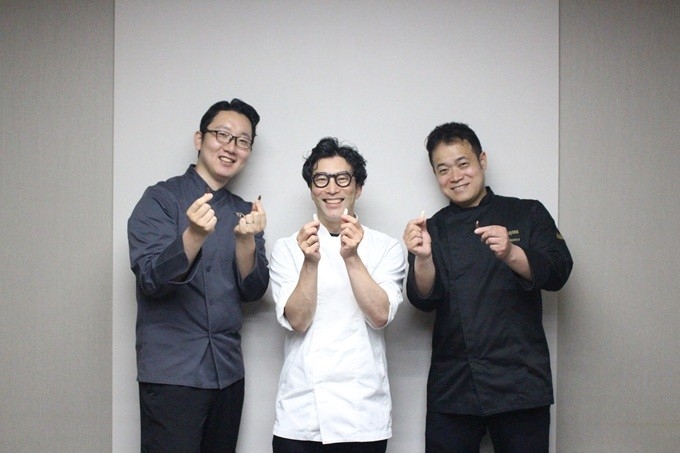 『試食会当日(左から 江口 氏、畠山 氏、中山 氏)』