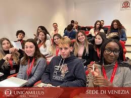 世界中から集まる学生たち