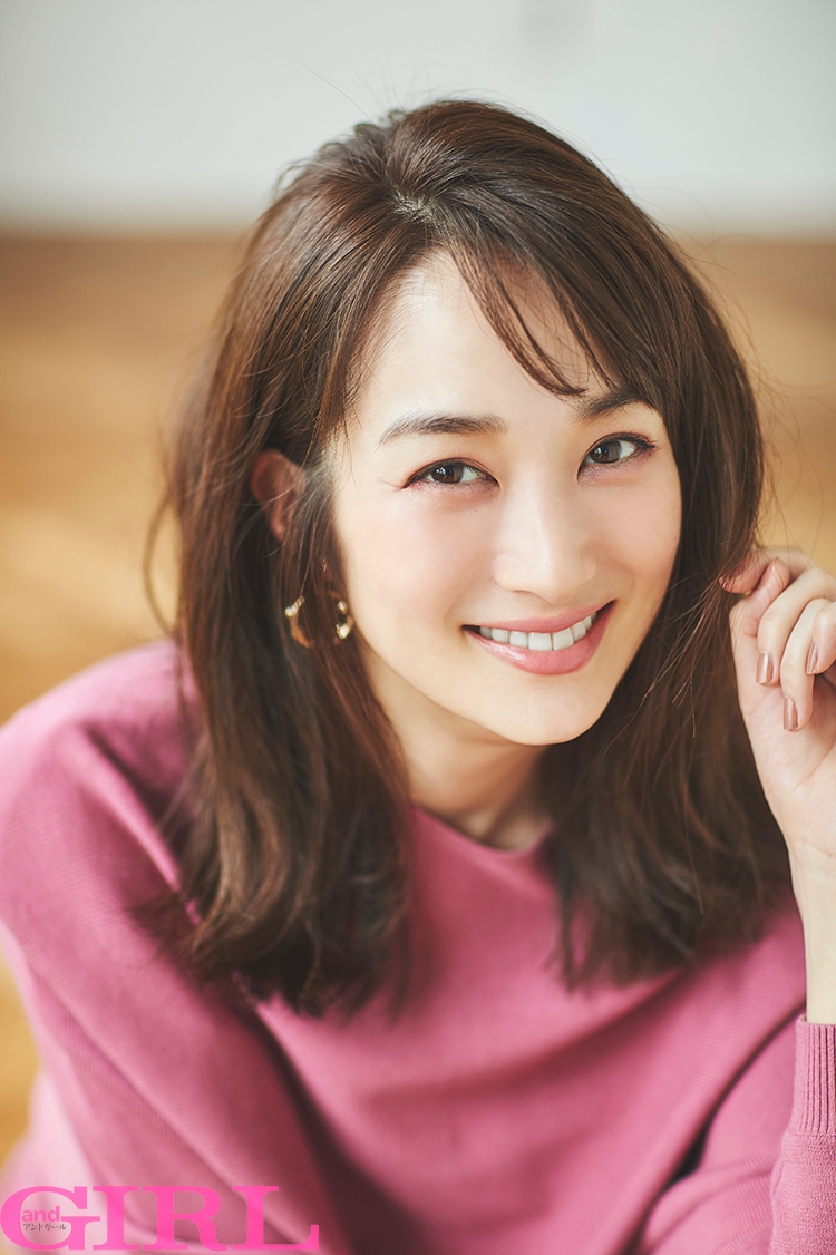 デビュー以来伸ばしてきたロングを20cmカットした高梨臨ちゃんに密着 高梨臨「想像以上に似合っていてびっくり！　 メイクもファッションも、幅広く楽しめそうでわくわくしています」 『andGIRL 11月号』2019年10月12日（土）発売！
