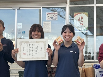 スナイプ級１位の大山（左）・奥村組