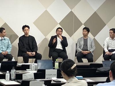 11VVYajVeYk0VnGYq7Sp.jpeg?w=940&h=940