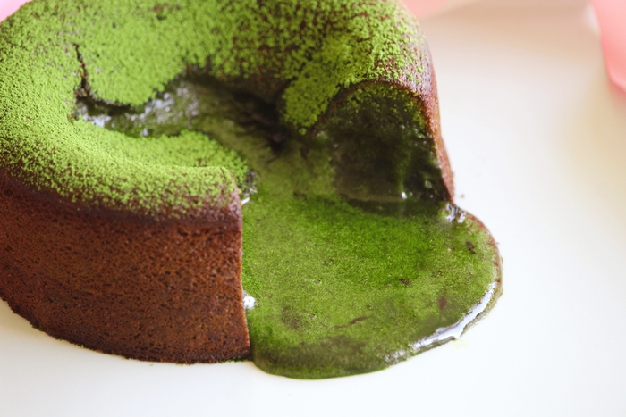 品種おくみどりを使用した鮮やかで濃厚な抹茶ガナッシュ