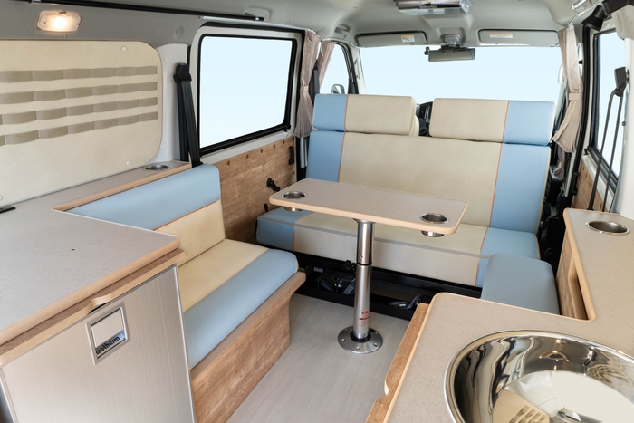 「レクビィ コット」室内