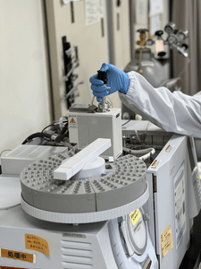 研究に用いられた分析装置（奈良文化財研究所）