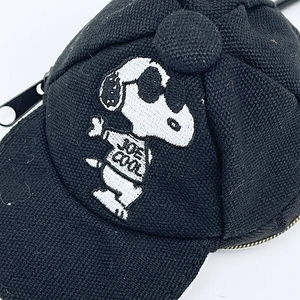 スヌーピーのキャップ型ポーチ